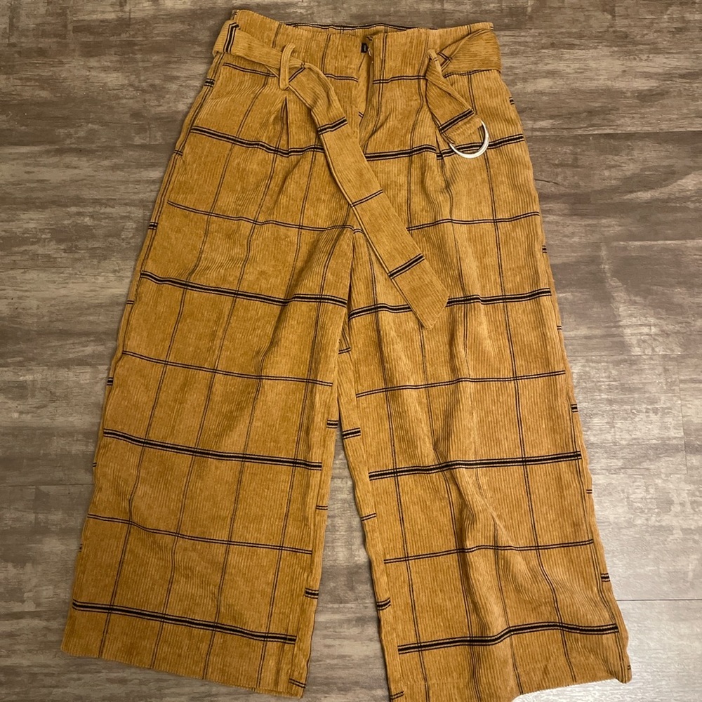High Waisted Cropped Boutique Pants. Brand is Potter’s Pot.